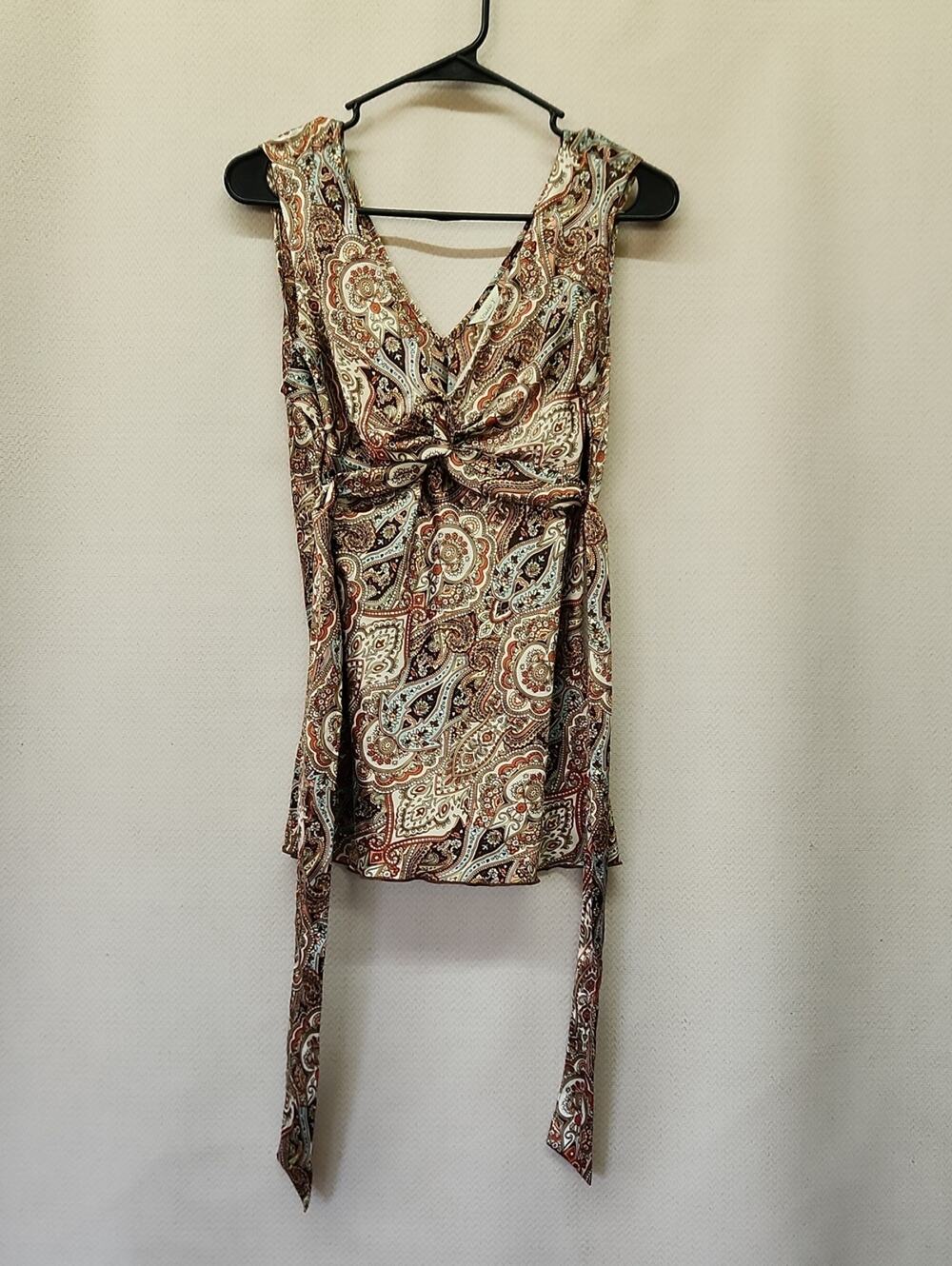 Studio Y Paisley Print Top in Brown, Cream, Peach, Light Blue